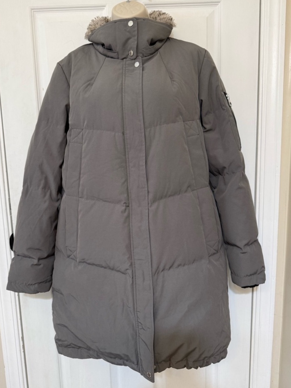 Vince Camuto Gray Down Puffer Coat Faux Fur Hood Parka Size M